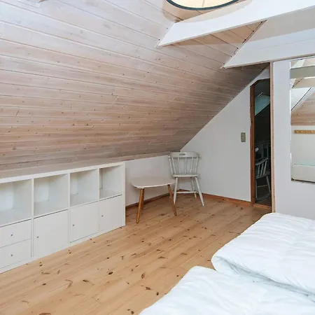 House With Beautiful Garden Glesborg