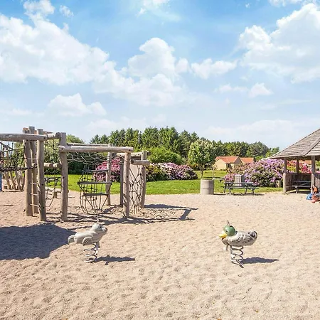 House With Beautiful Garden Glesborg