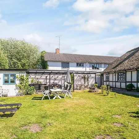 Prázdninový dům House With Beautiful Garden Glesborg