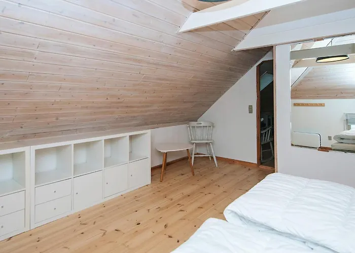 House With Beautiful Garden Glesborg