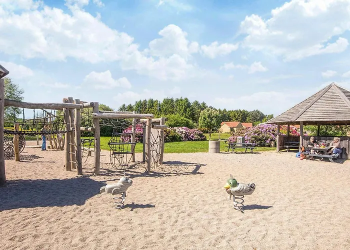 House With Beautiful Garden Glesborg